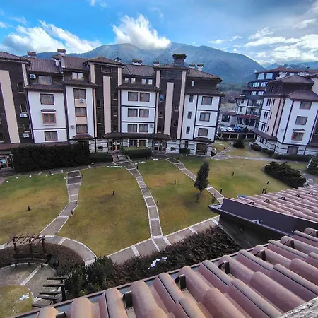 3 Next To A Lift Apartment *