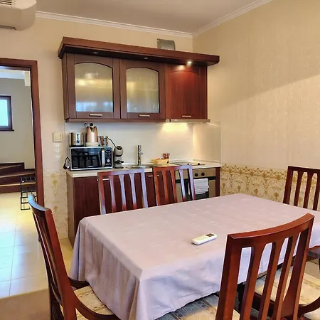 Apartment 3 Next To A Lift