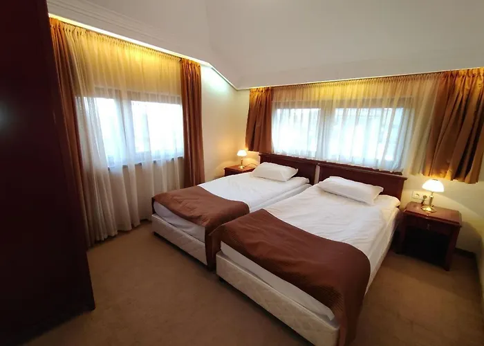 3 Next To A Lift Apartment *