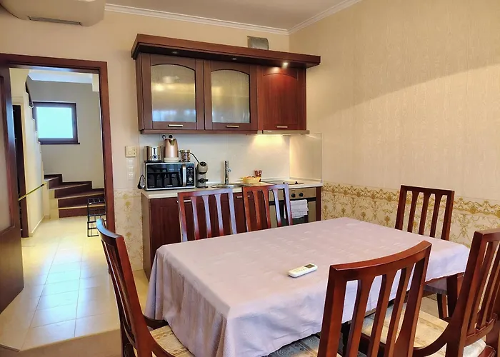 Apartment 3 Next To A Lift